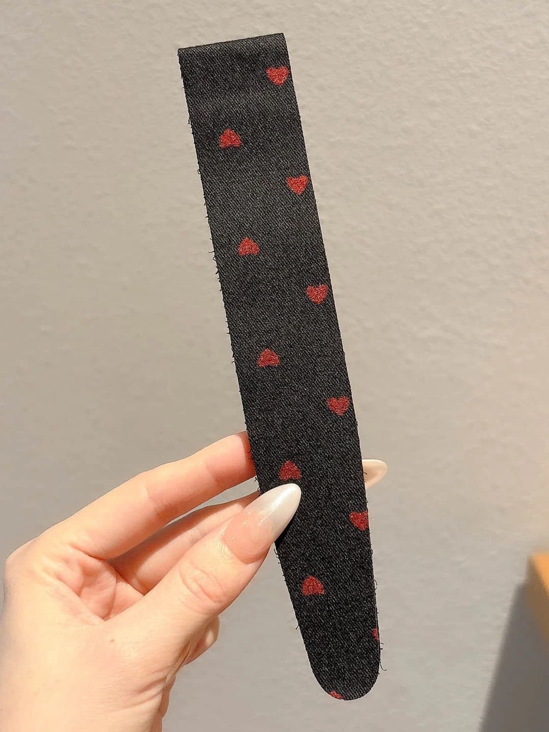 Black heart, 36*3 cm
