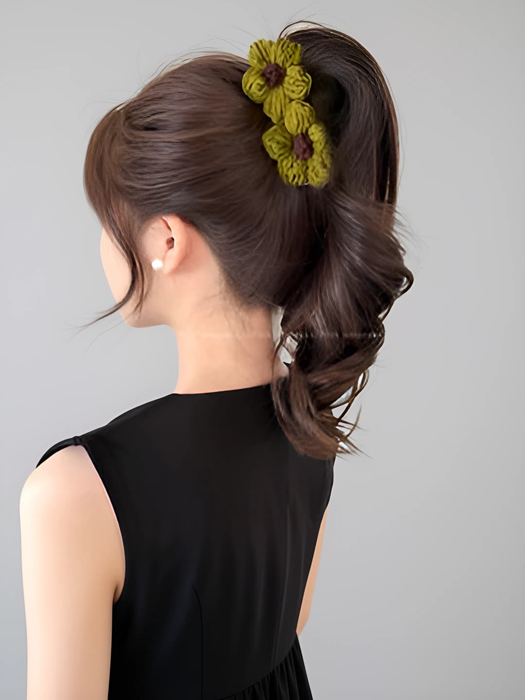 1# Green floral banana clip - base 13 cm, flowers 6.5*6.5 cm