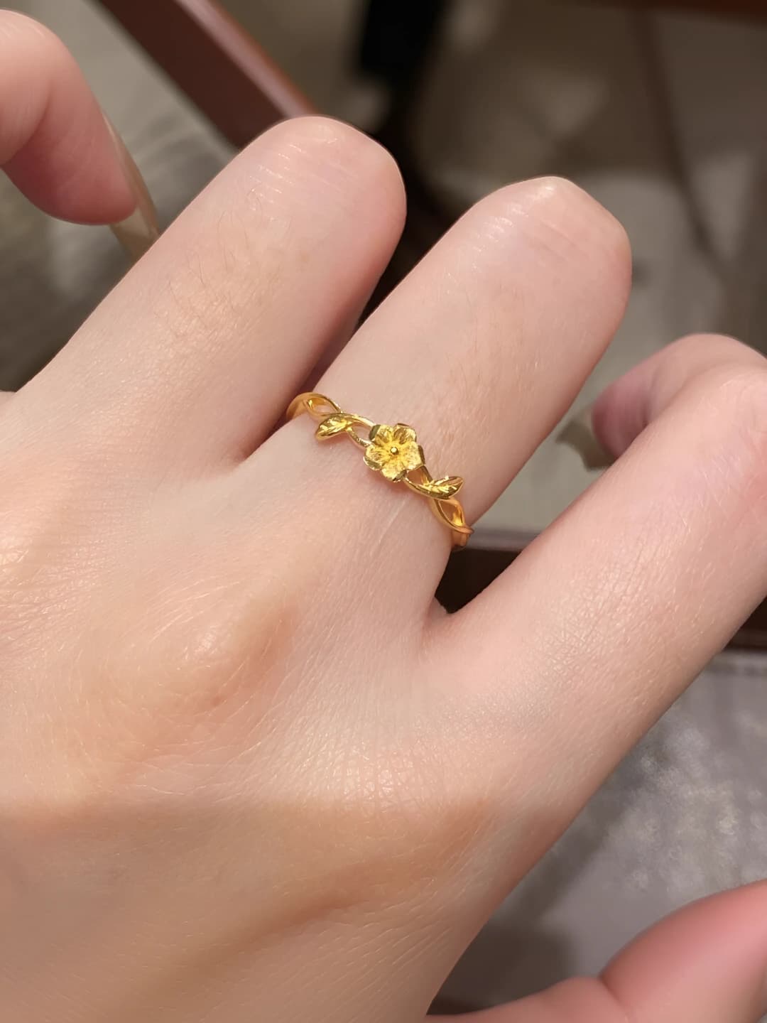 Gold - Small flower ring