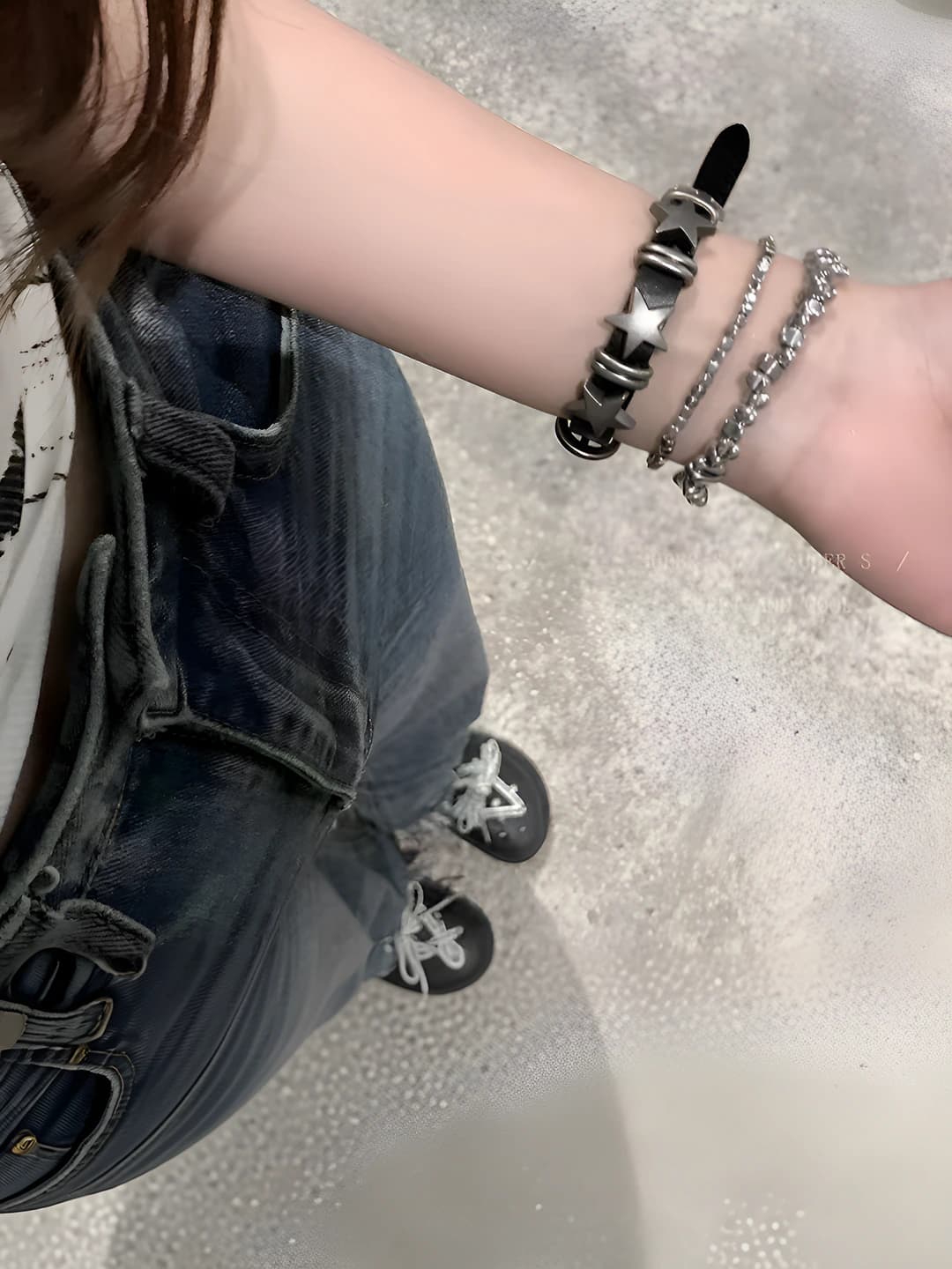 Ayollar uchun qora punk Y2K besh burchakli yulduz shaklidagi qattiq qotilgan metall bilaguzuk