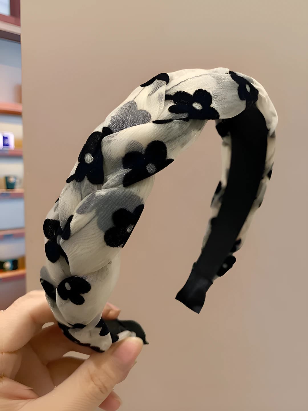 White flower, 1 pc