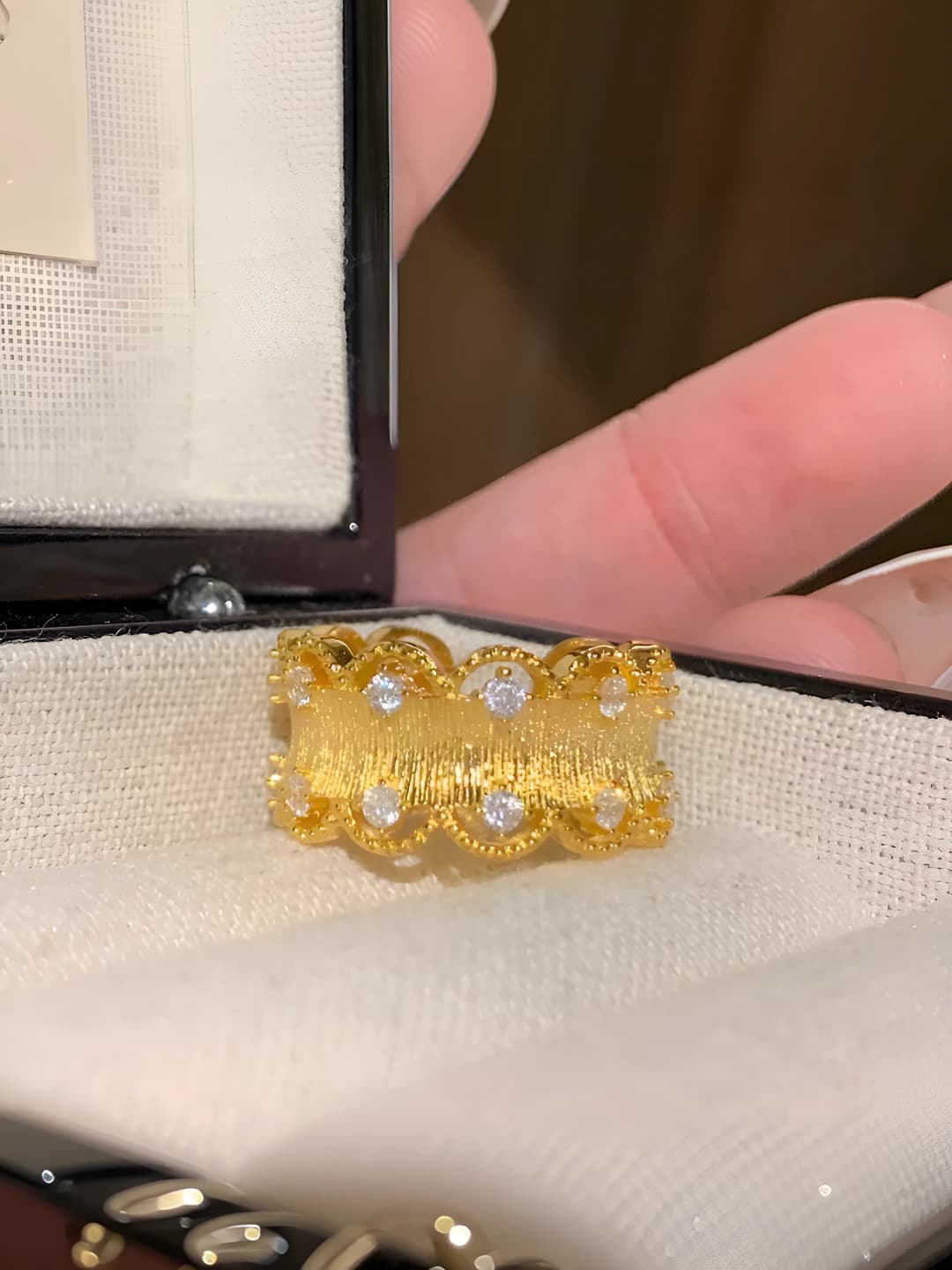 Gold lace diamond ring