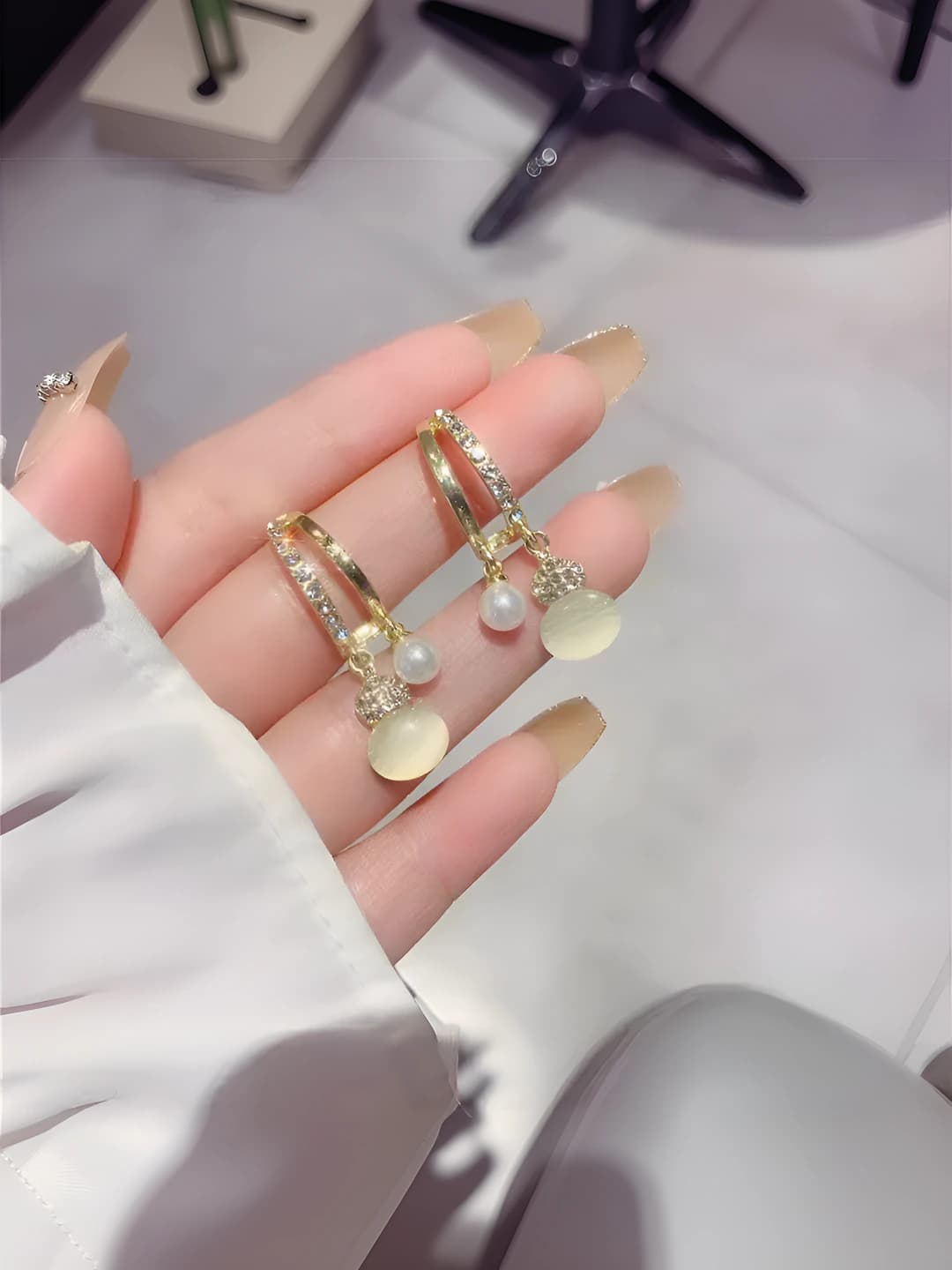 Lucky gourd ear stud 570