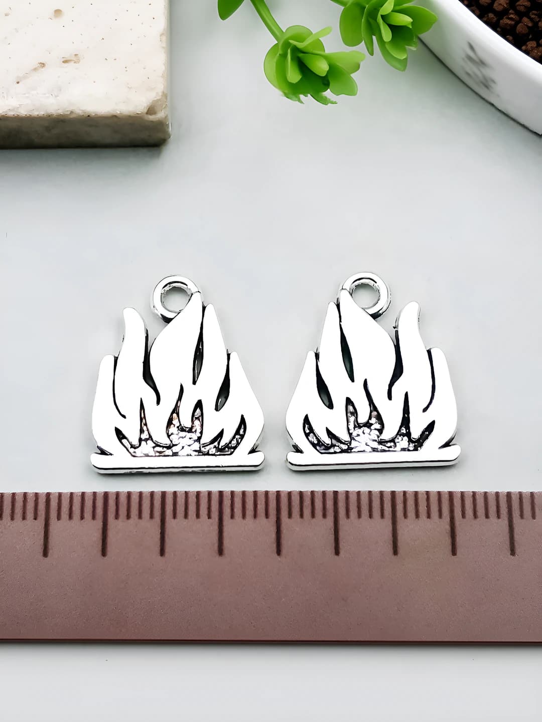 Пламя, 18x16mm, 2.2g