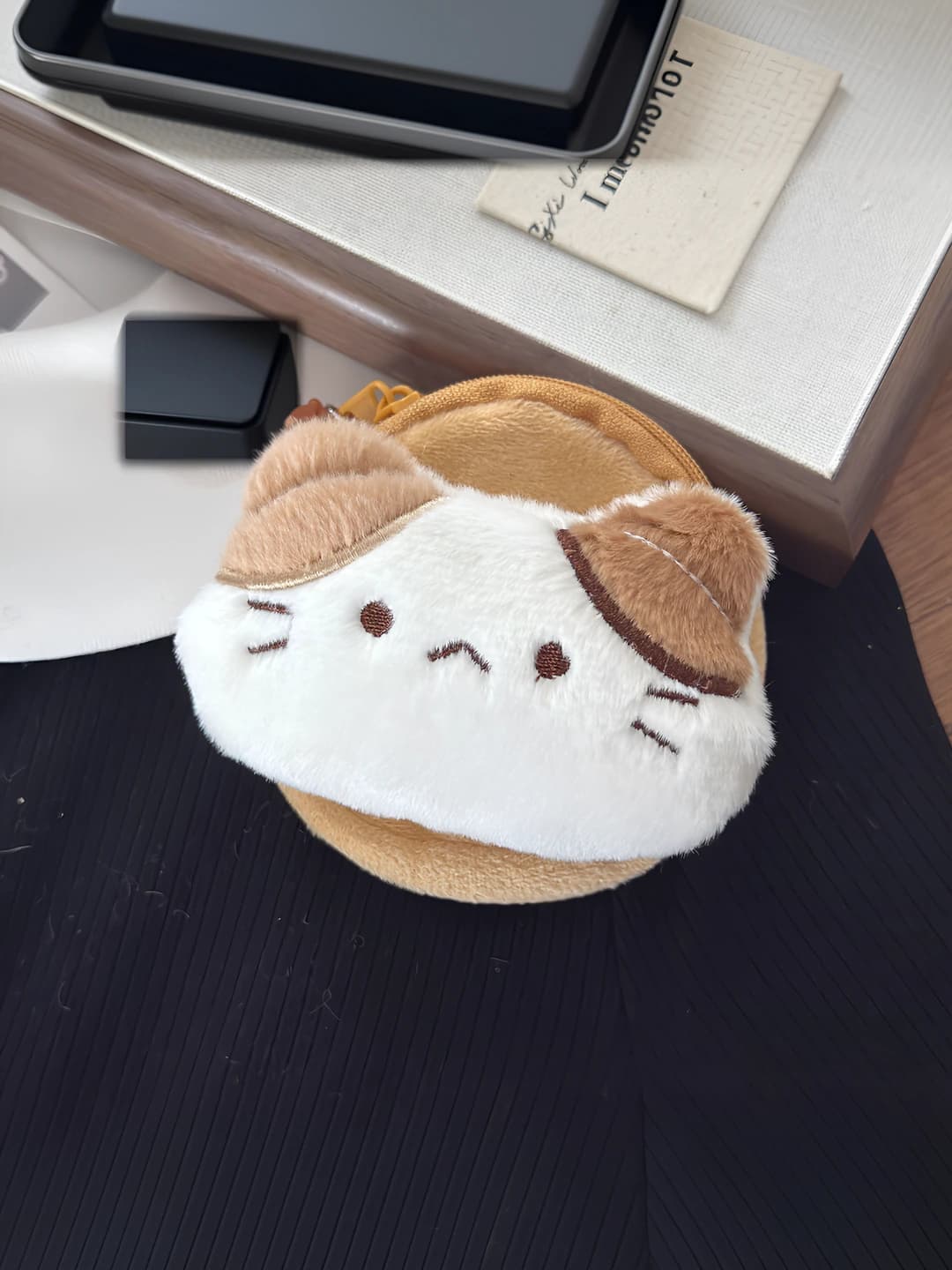 Cat (pouch)