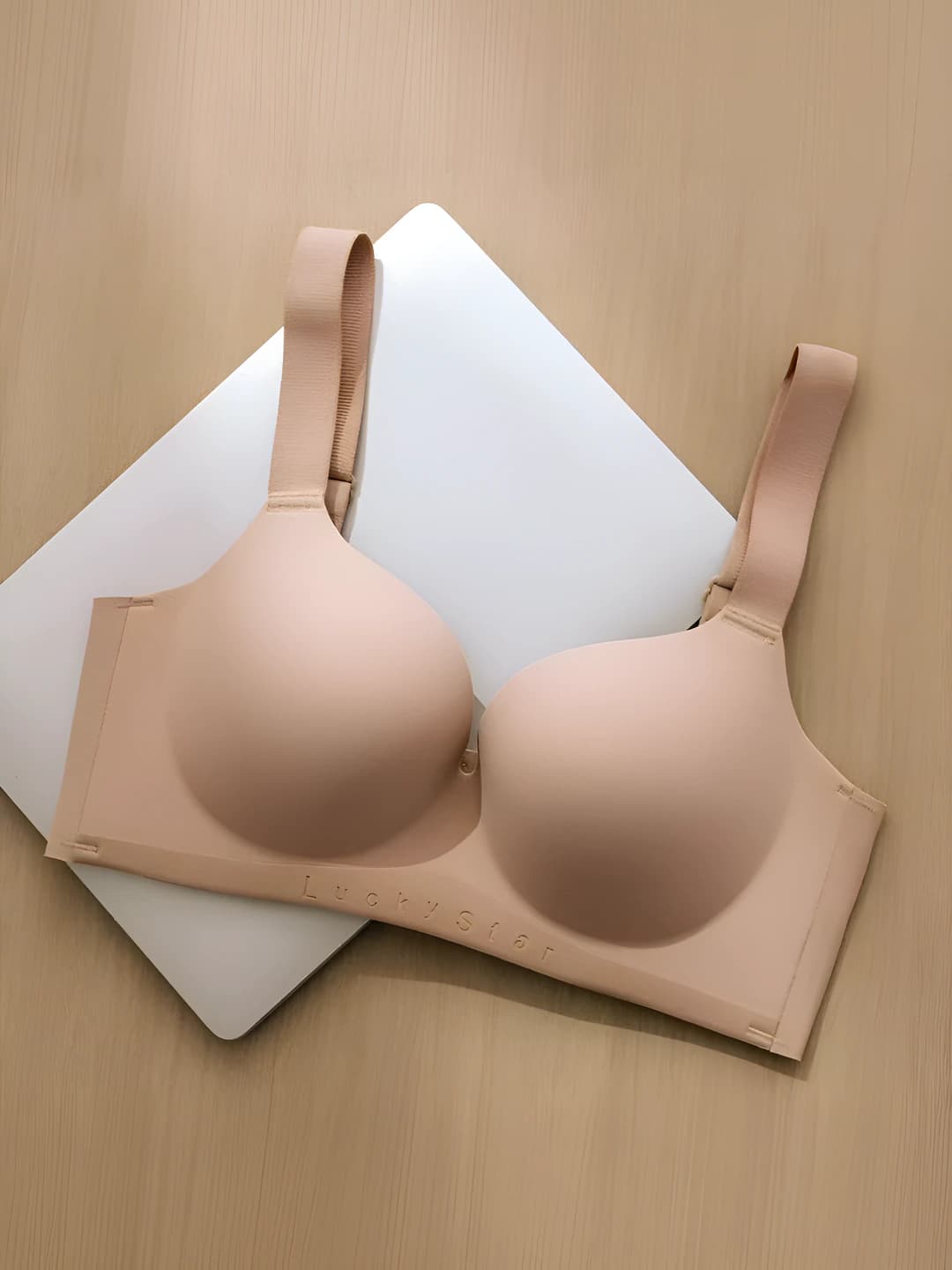Invisible nude