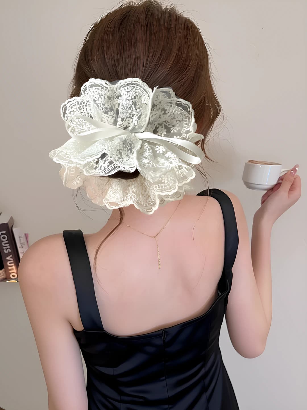 Beige lace drawstring, 29 cm