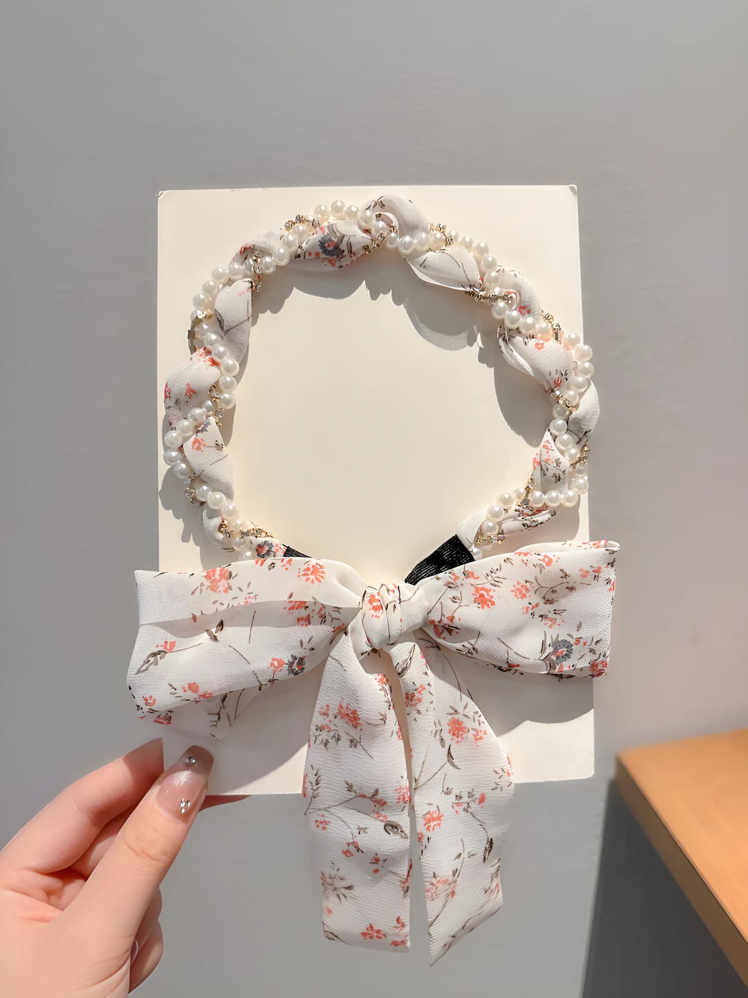 6# White floral