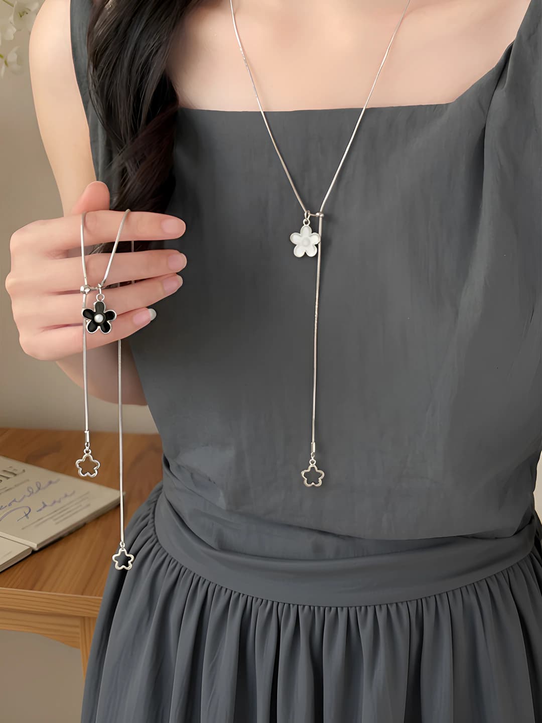 Women's flower pendant necklace, 2026, light luxury style, imitation pearl, 61-70 cm