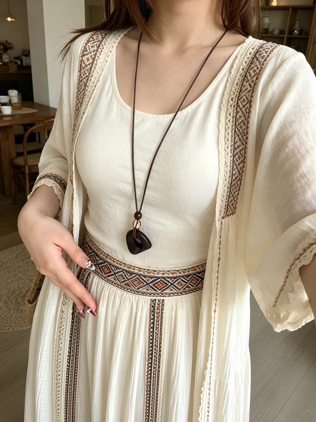Кофейное ажурное ожерелье