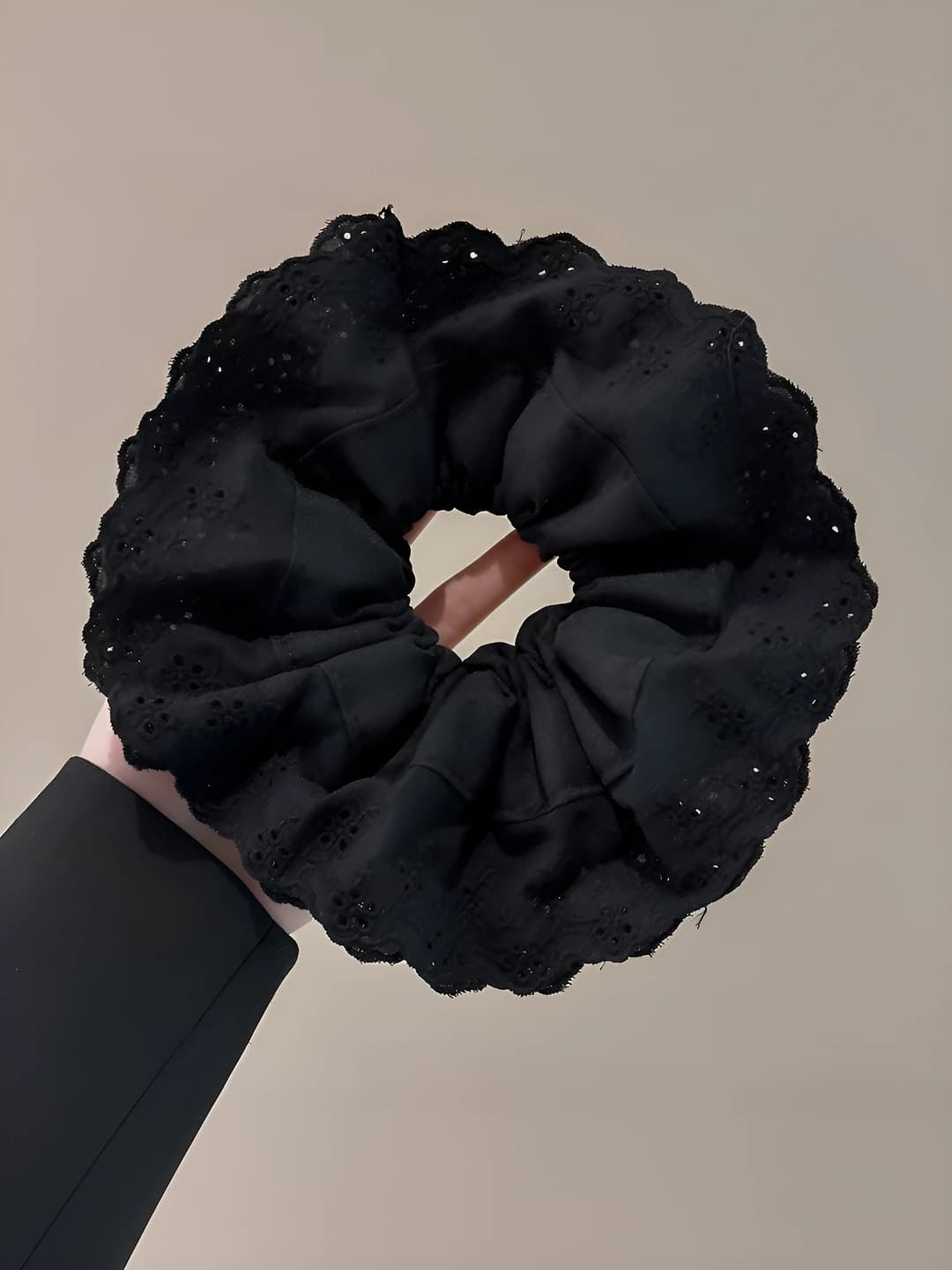 Black scrunchie, 4 layers ~16 cm