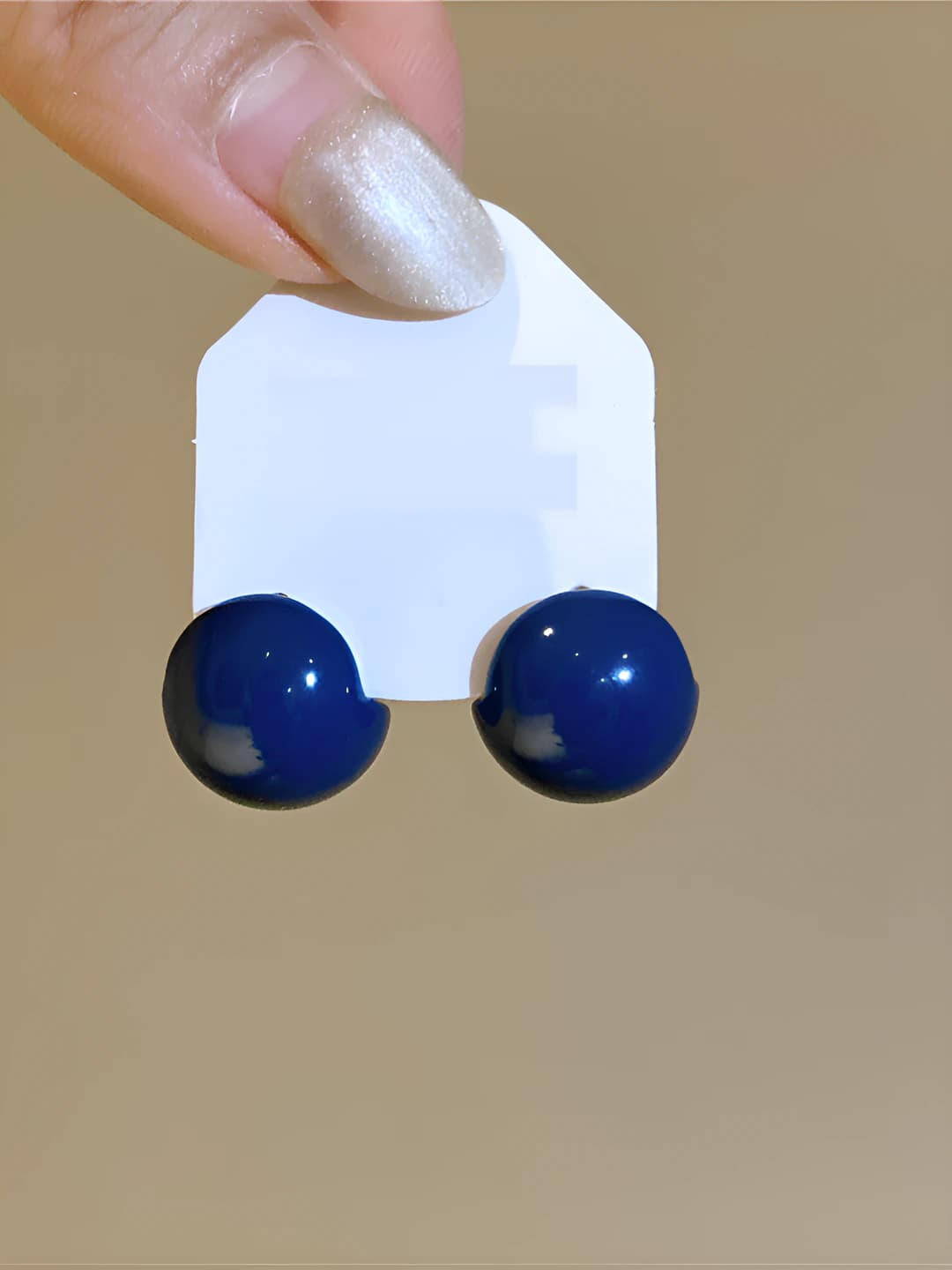 Silver post-Dark blue
