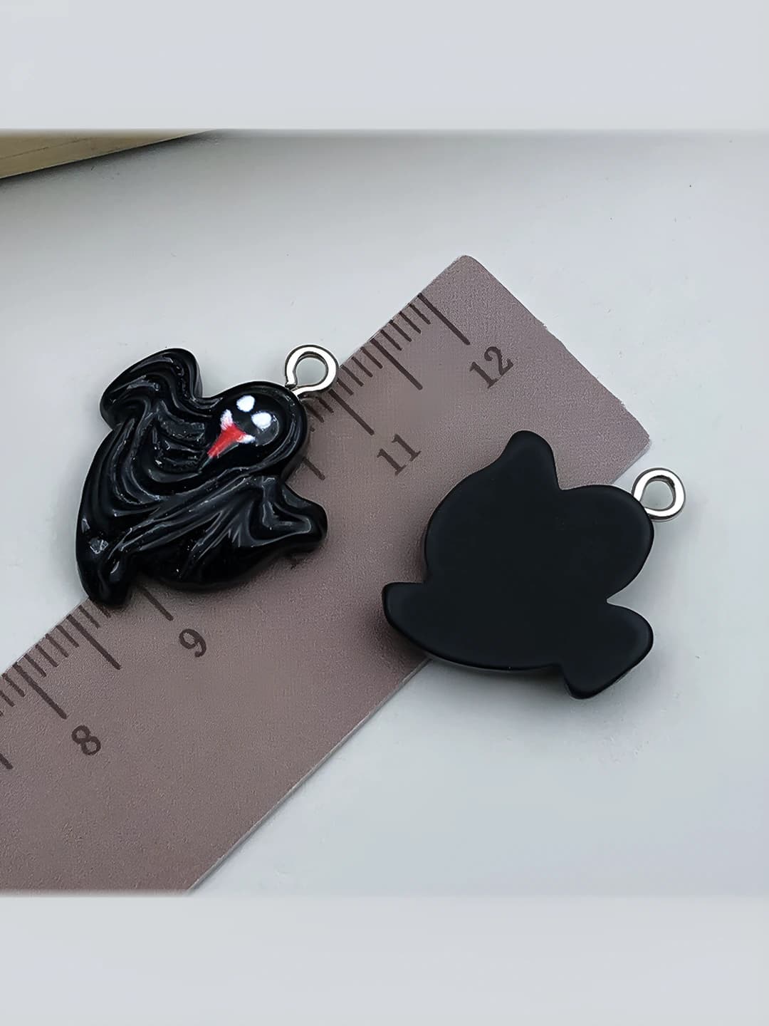 Resin black Halloween devil ghost 19x24mm-1.2g