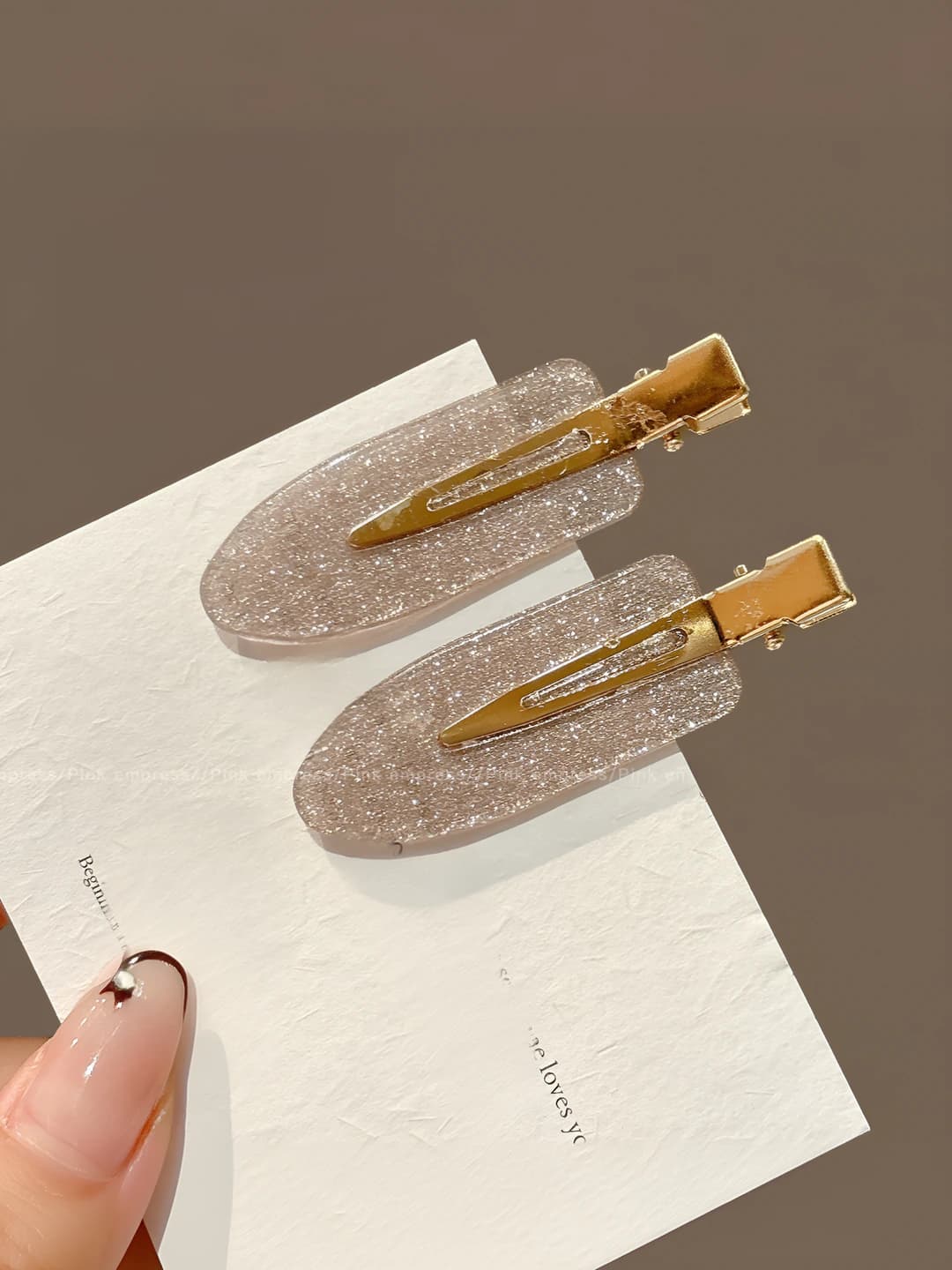 Champagne invisible clip, 1 pair, ~4.5 cm