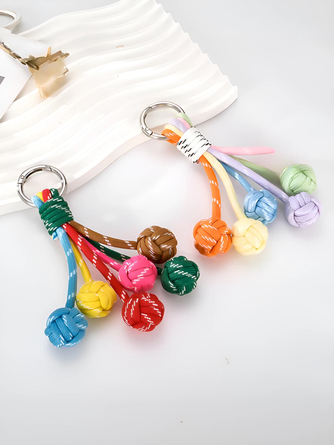 Women's spring-autumn hand-woven ball keychain