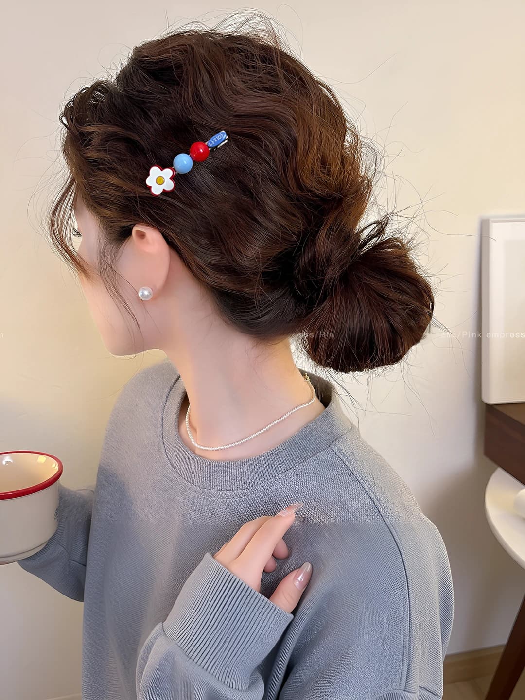 2# Blue label bead flower clip ~6 cm