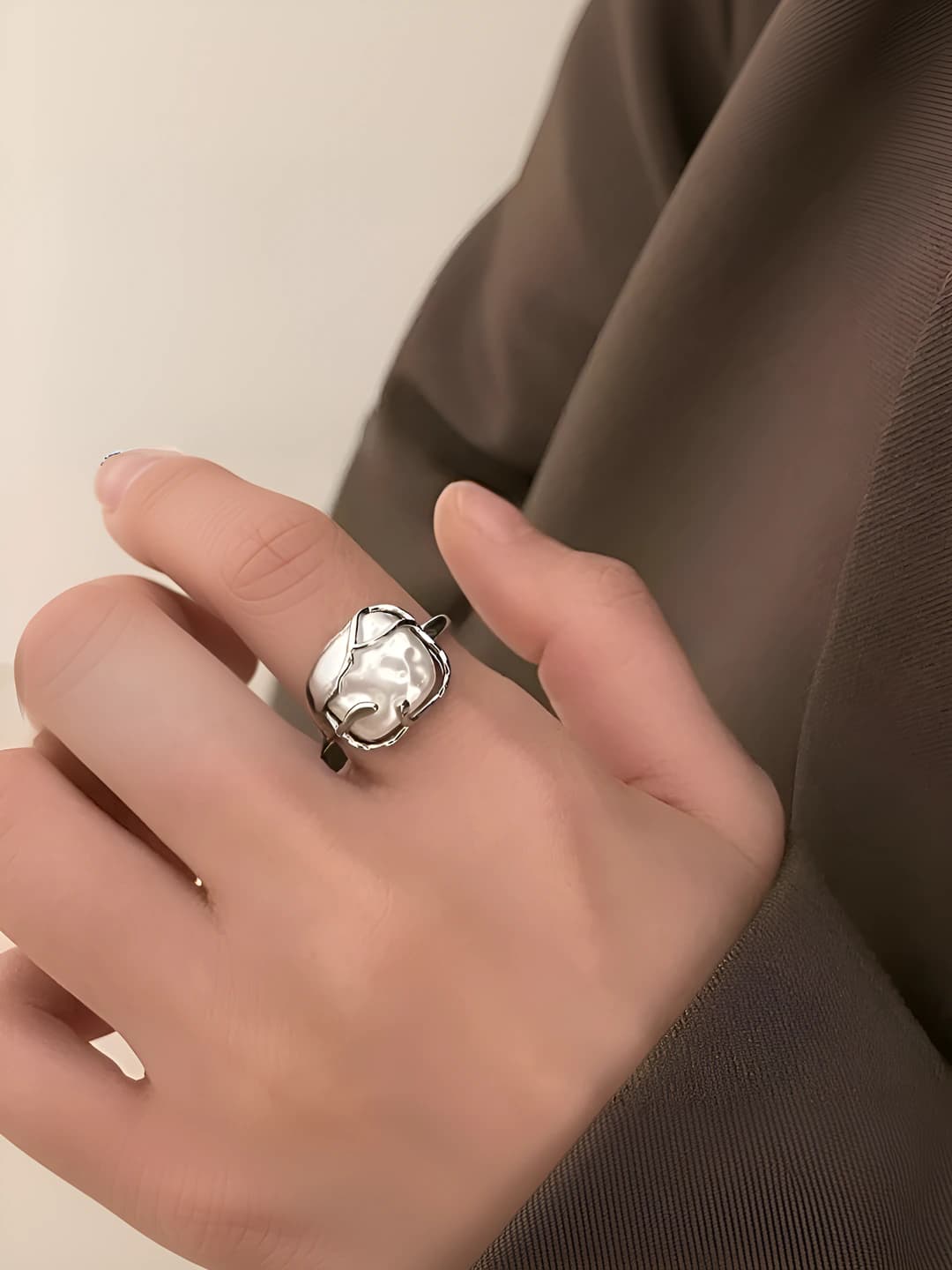 Irregular square pearl ring