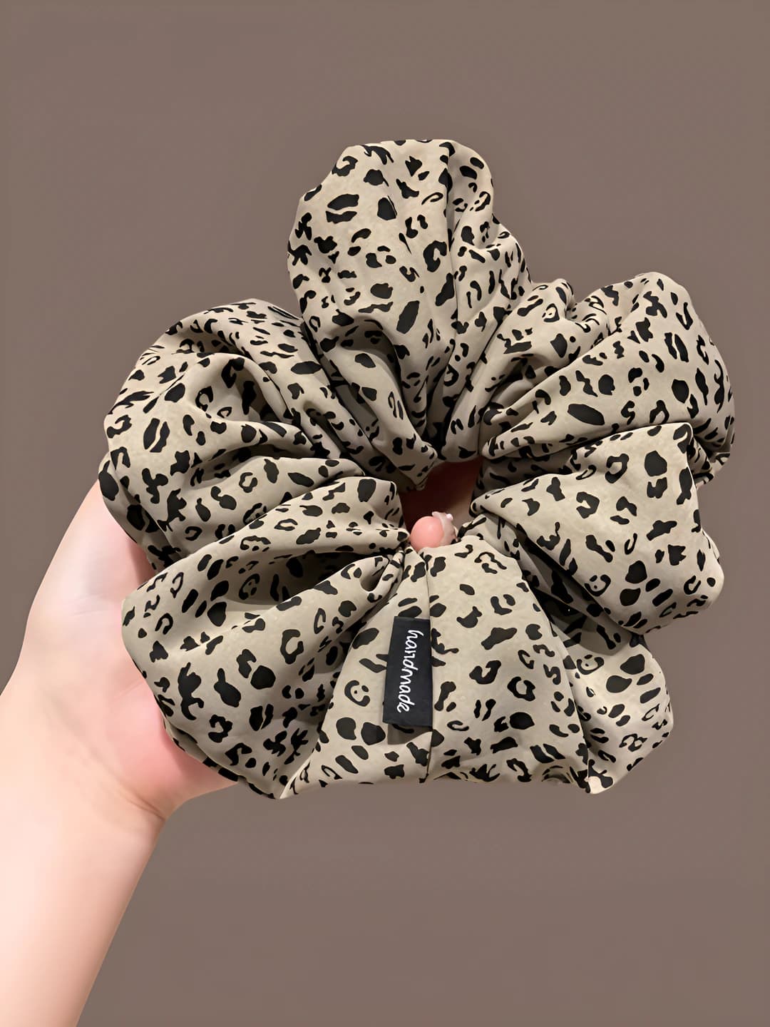 Och kofe leopard bosilmagan chekka taxminan 15 cm