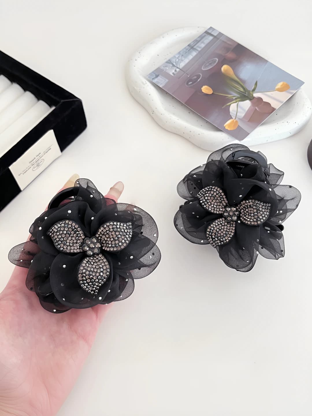 Women's acrylic hair clip, design element: camellia flower, handmade, medium size, style: fresh and sweet