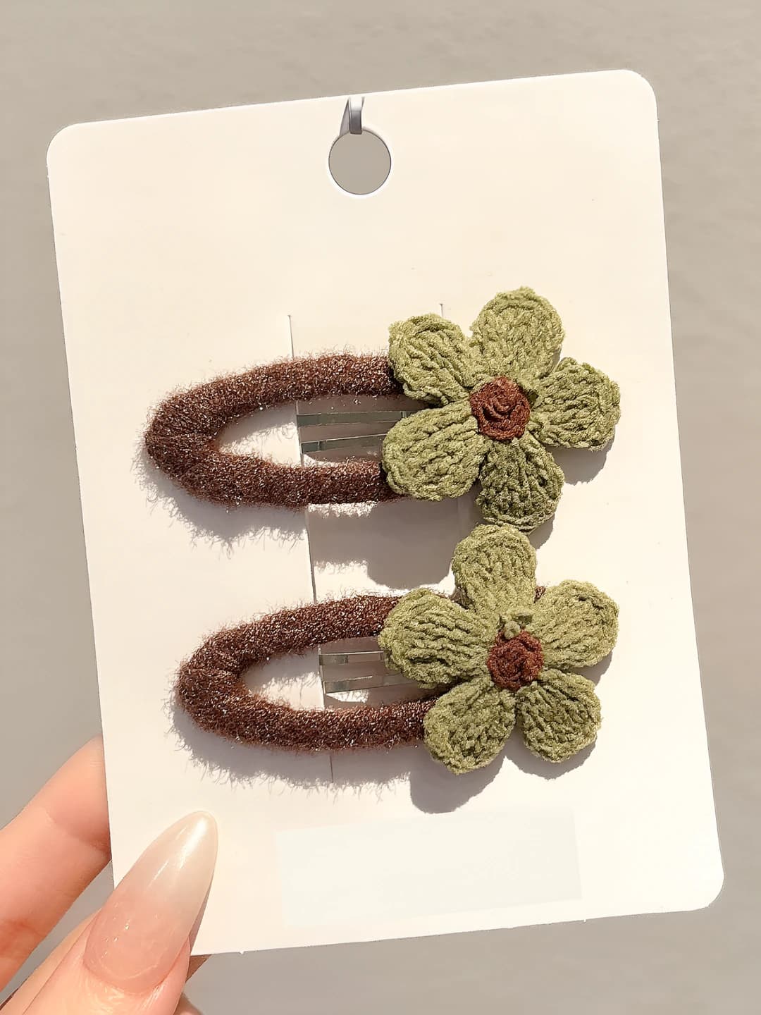 Knitted green flower, ~6 cm