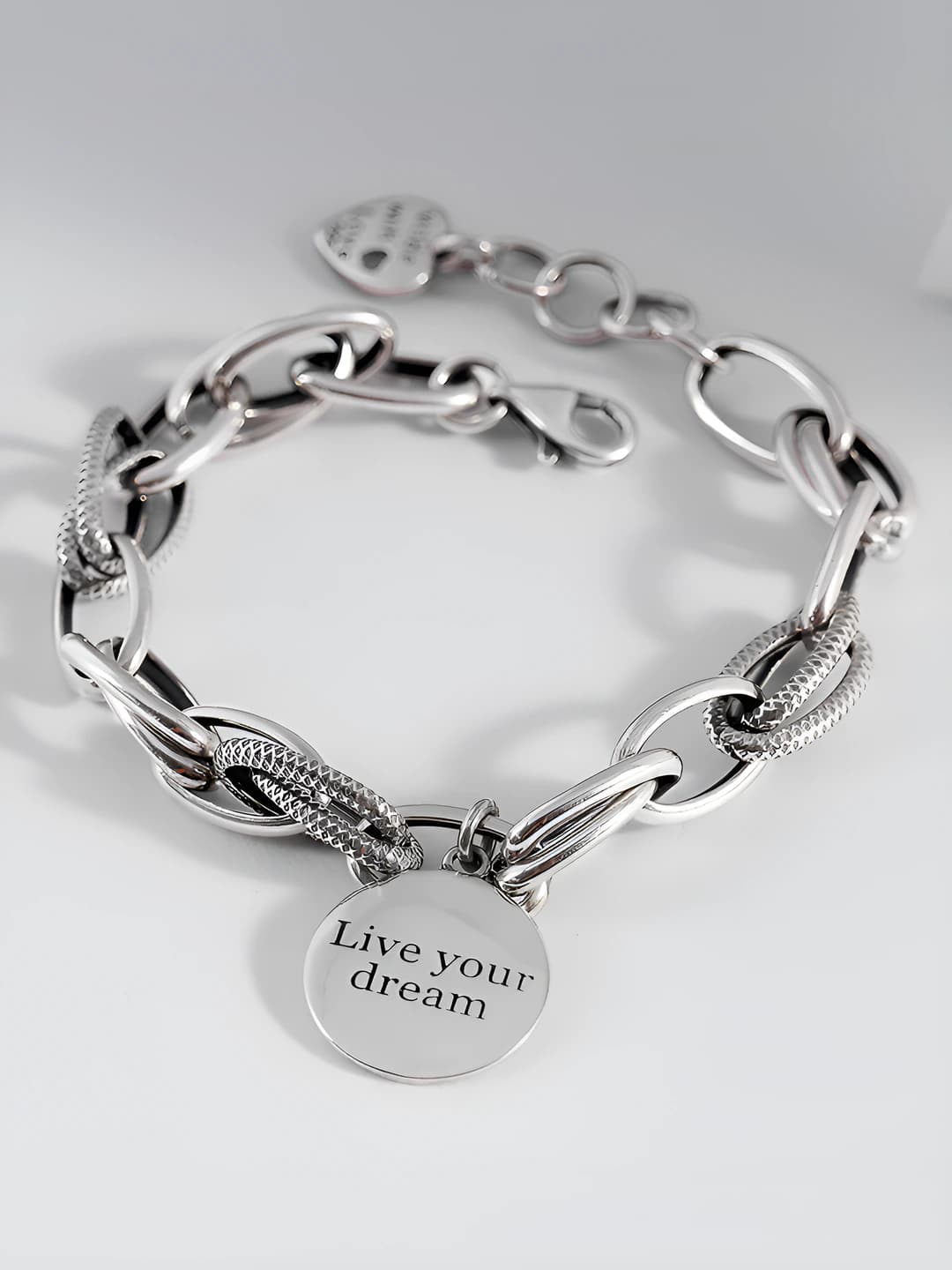 Women's Korean style retro 925 silver plated bracelet, simple design, heart-shaped medallion and letter pendant