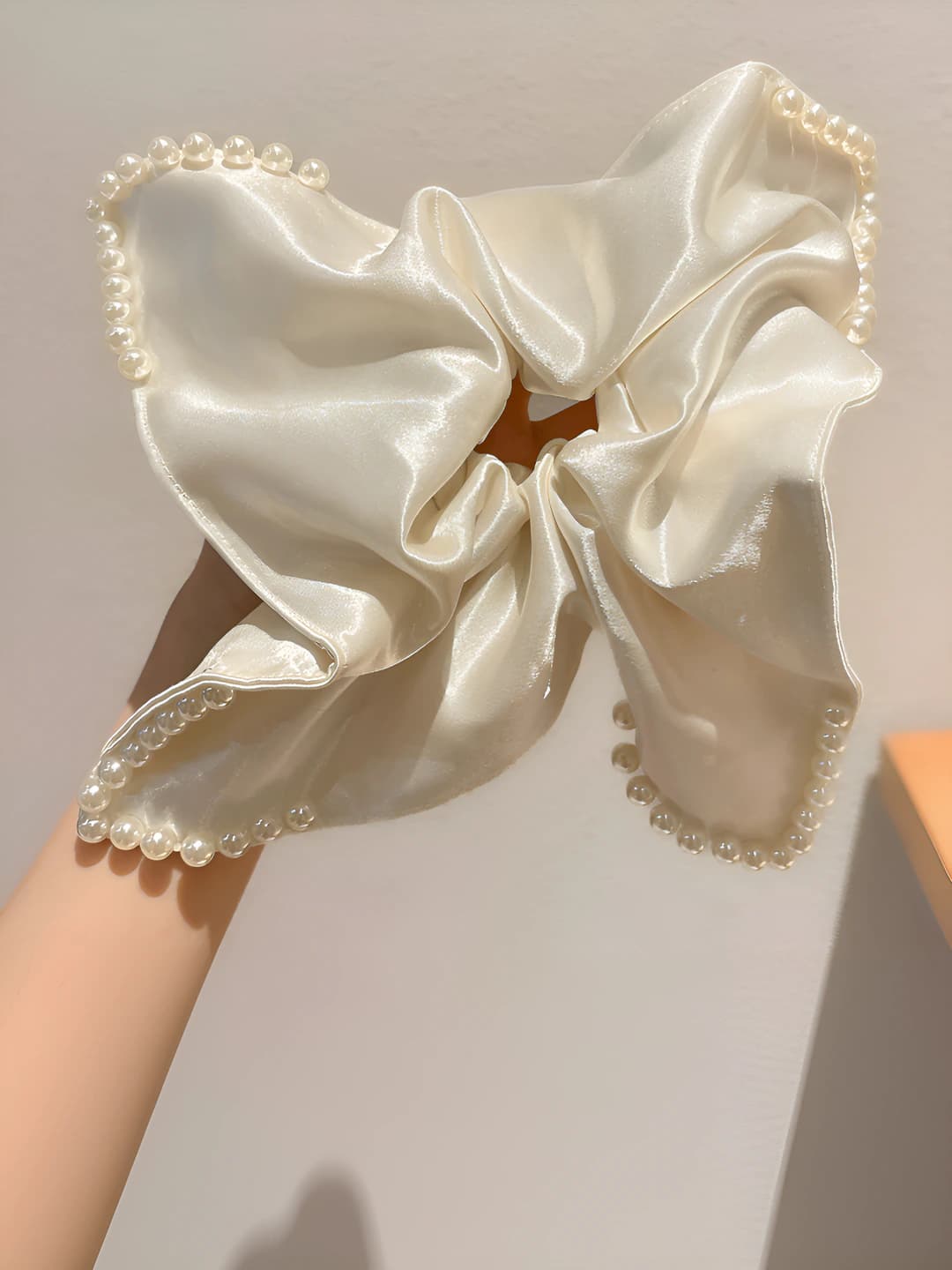 Off-white 25.5*25.5 cm