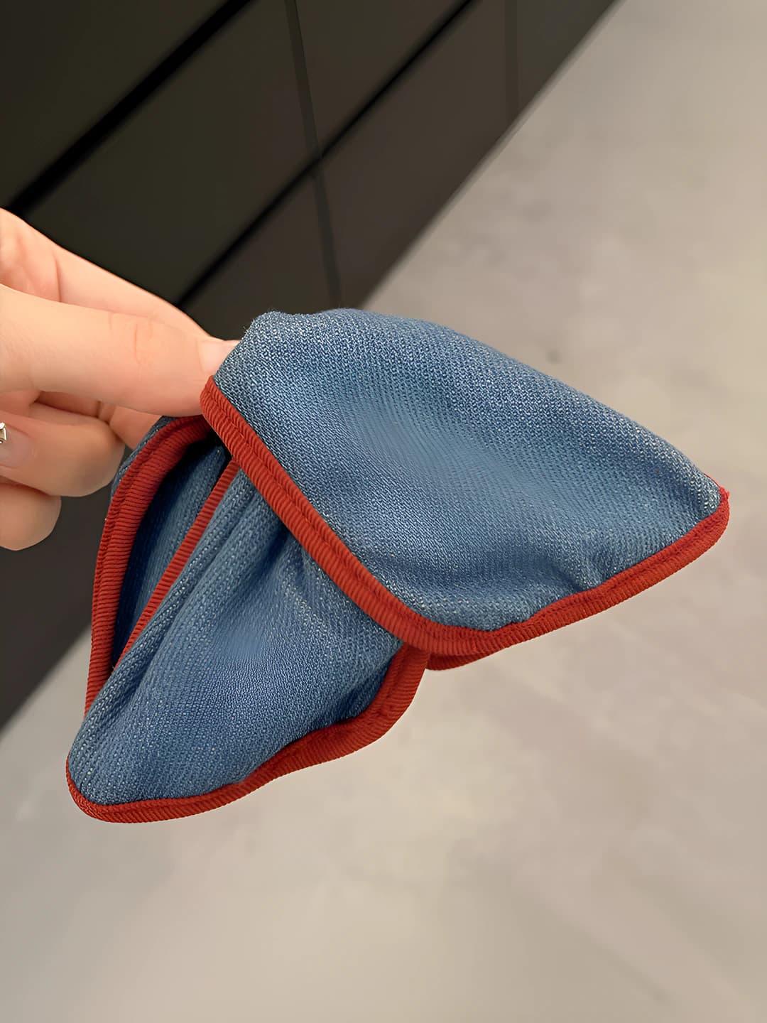 1# [To'q ko'k] Uchburchak qisqich-13cm