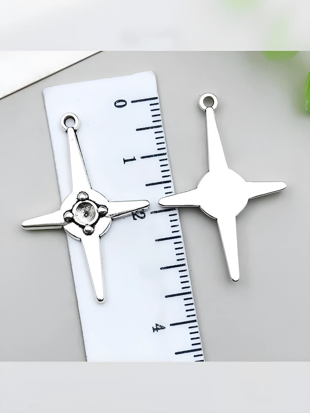 1 шт 4-лучевая звезда, крест 29x18mm-1.6g, 4mm