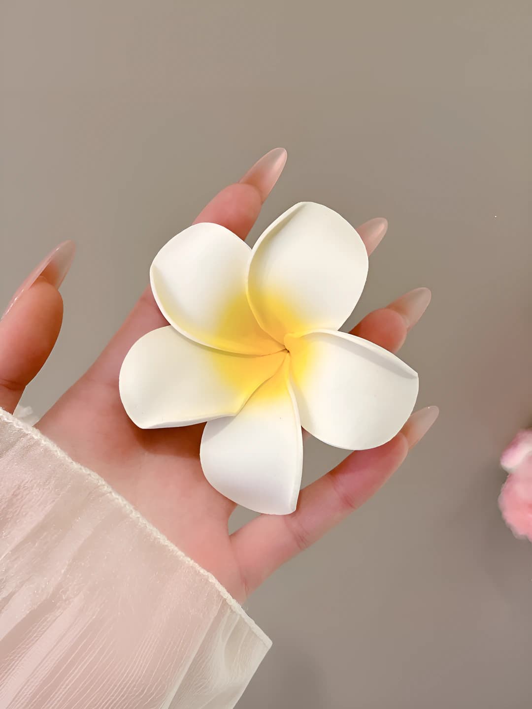 2# Plumeria clip - medium 7.5 cm