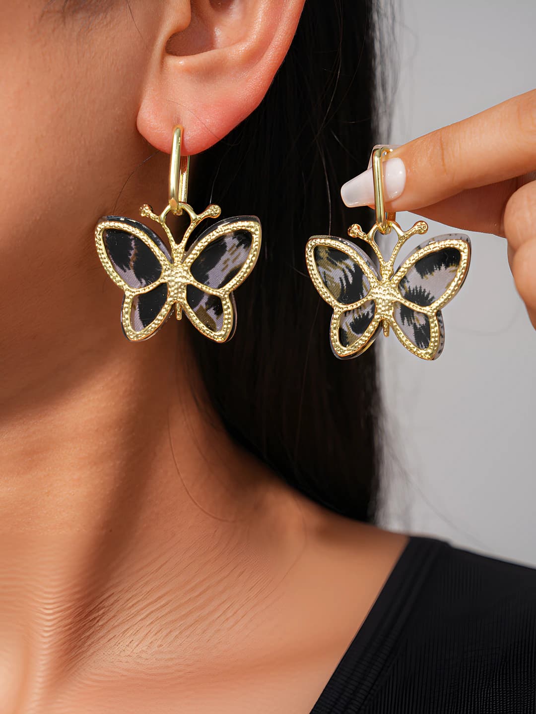Women's dark style butterfly earrings with electroplating, made of acetate, in European and American style, for fashion and commute, unique and premium, with design element
