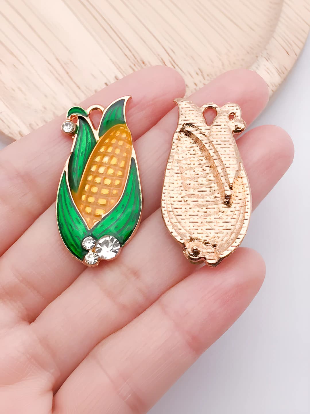 1 pc large yellow epoxy resin corn