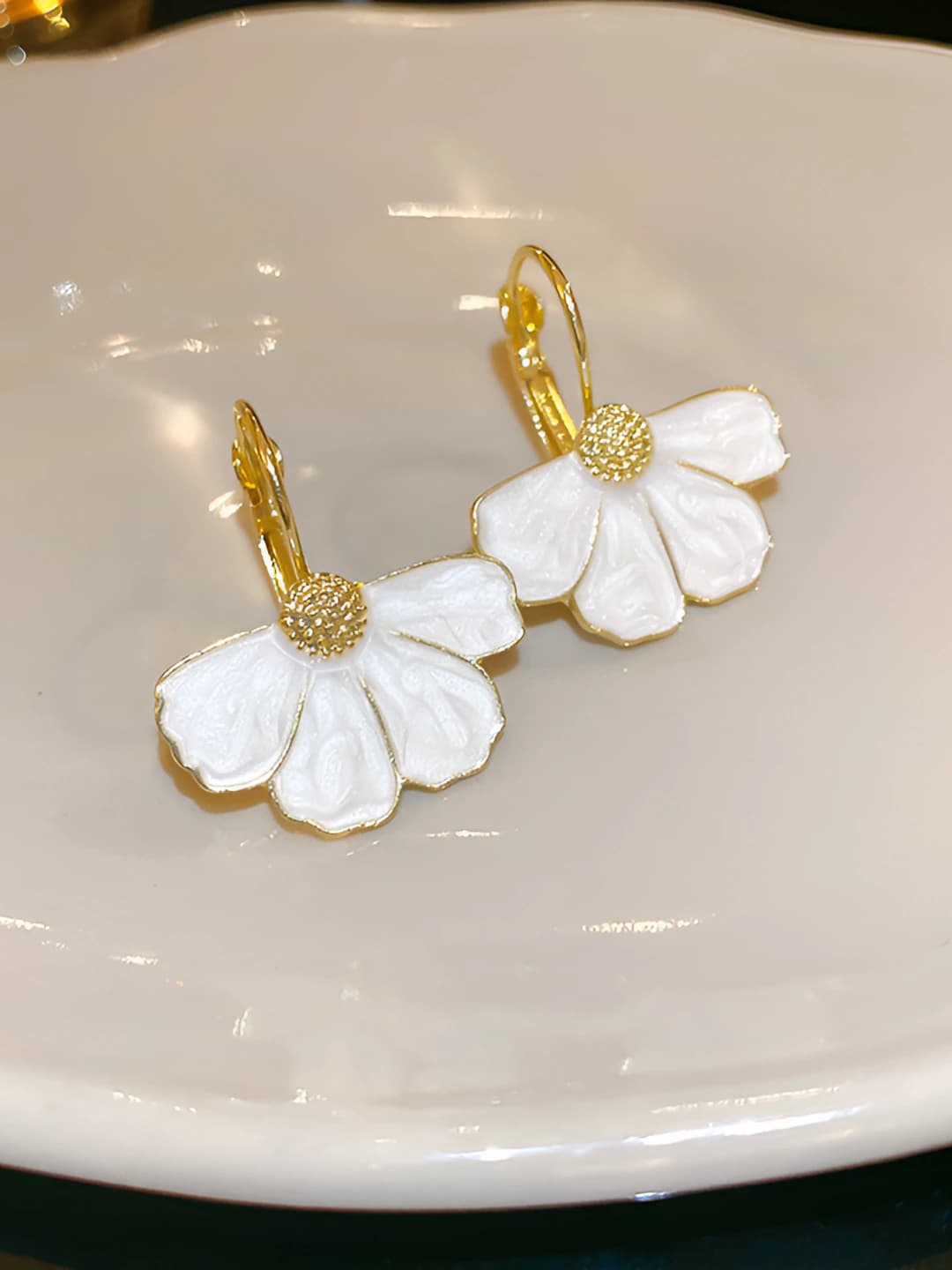 31# Clip-Gold-White