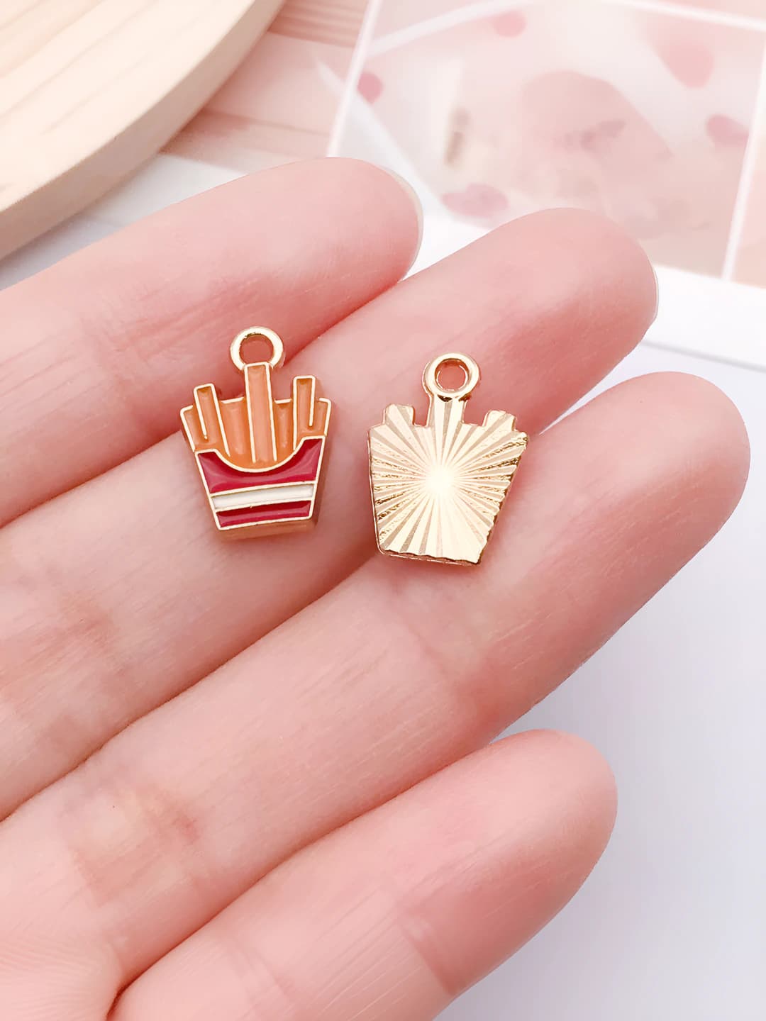 1 pc orange fries 14x10x2mm-0.7g