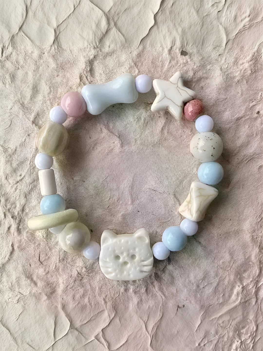 Biscuit white kitten bracelet