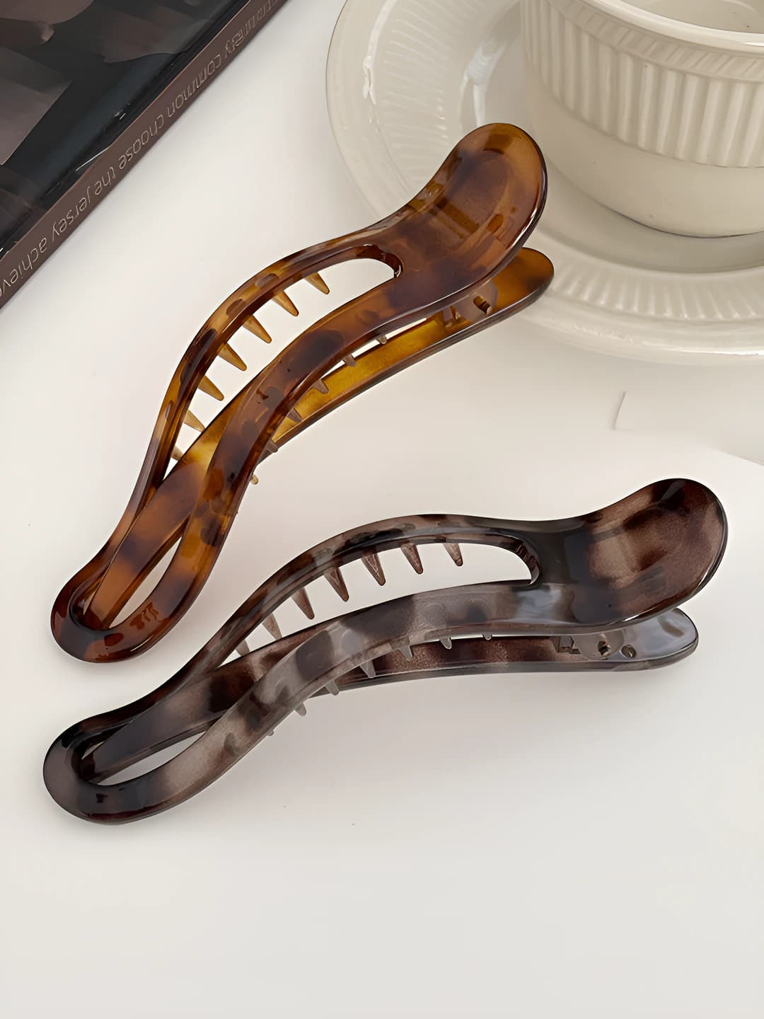 Women's retro large oval multi-tooth hair clips and combs