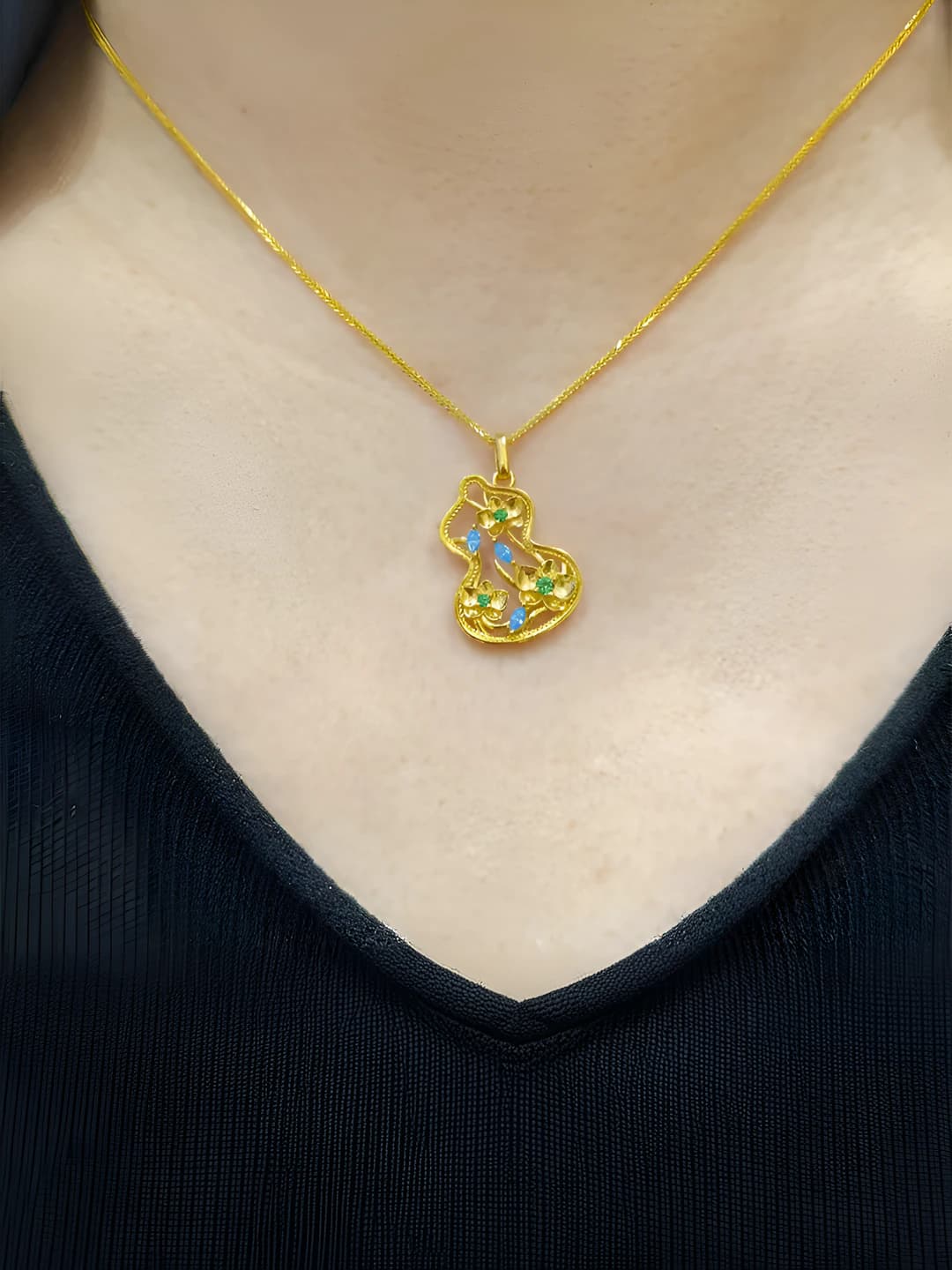 Small gourd necklace