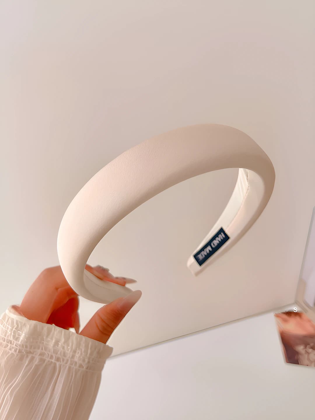 Dark white, 15 cm