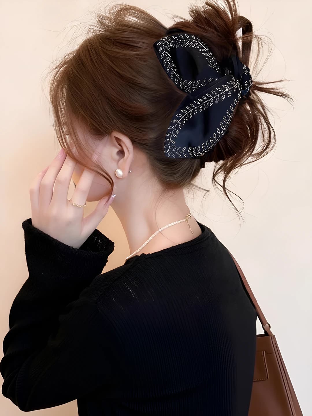 Black wheat sparkly diamond triangle clip, 12.5 cm