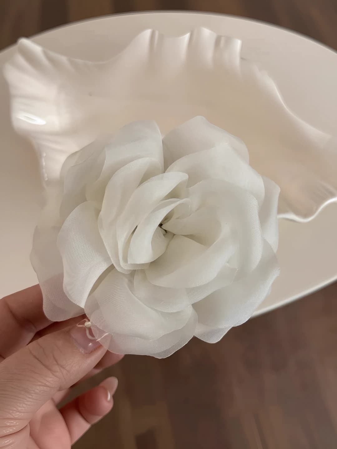 Off-white floral clip