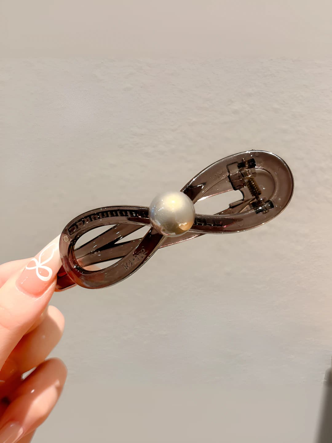 1# Coffee-black pearl clip