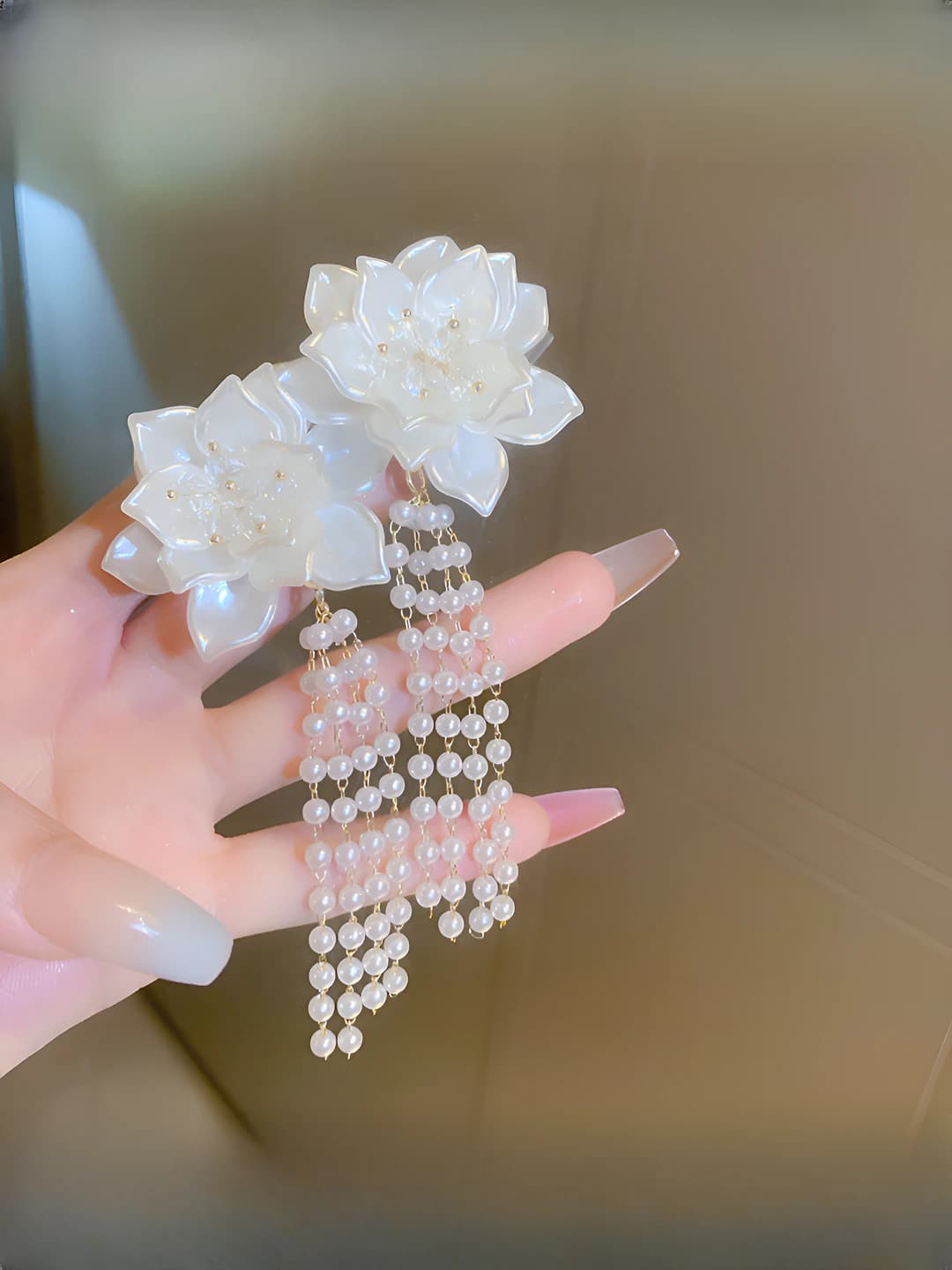 31# Silver pin - White