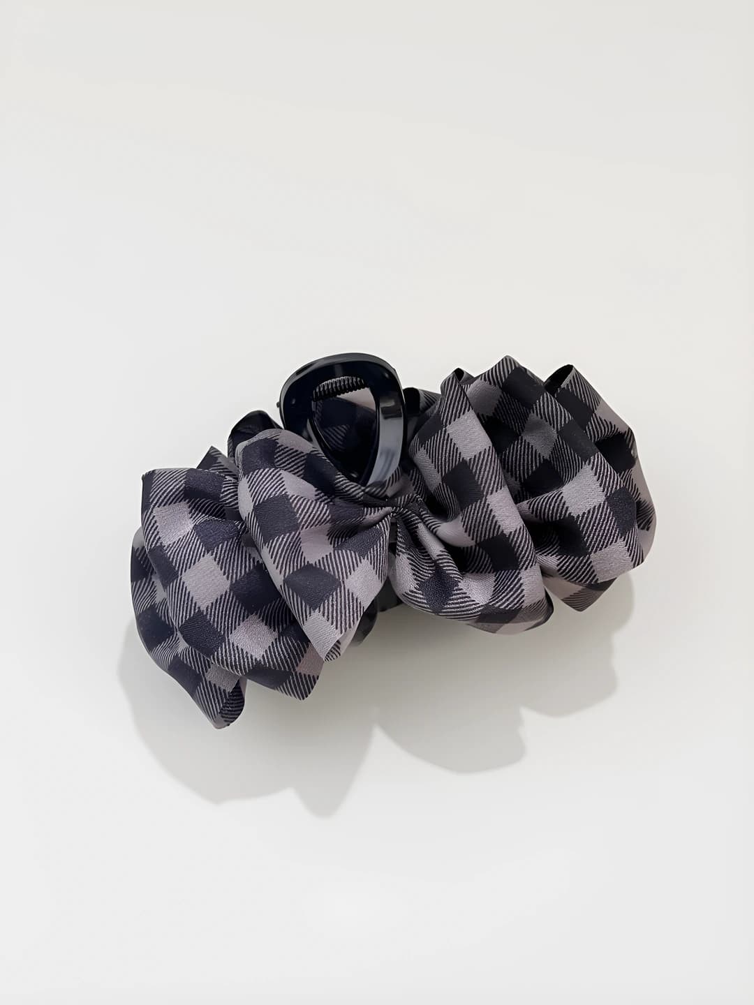Black-grey clip