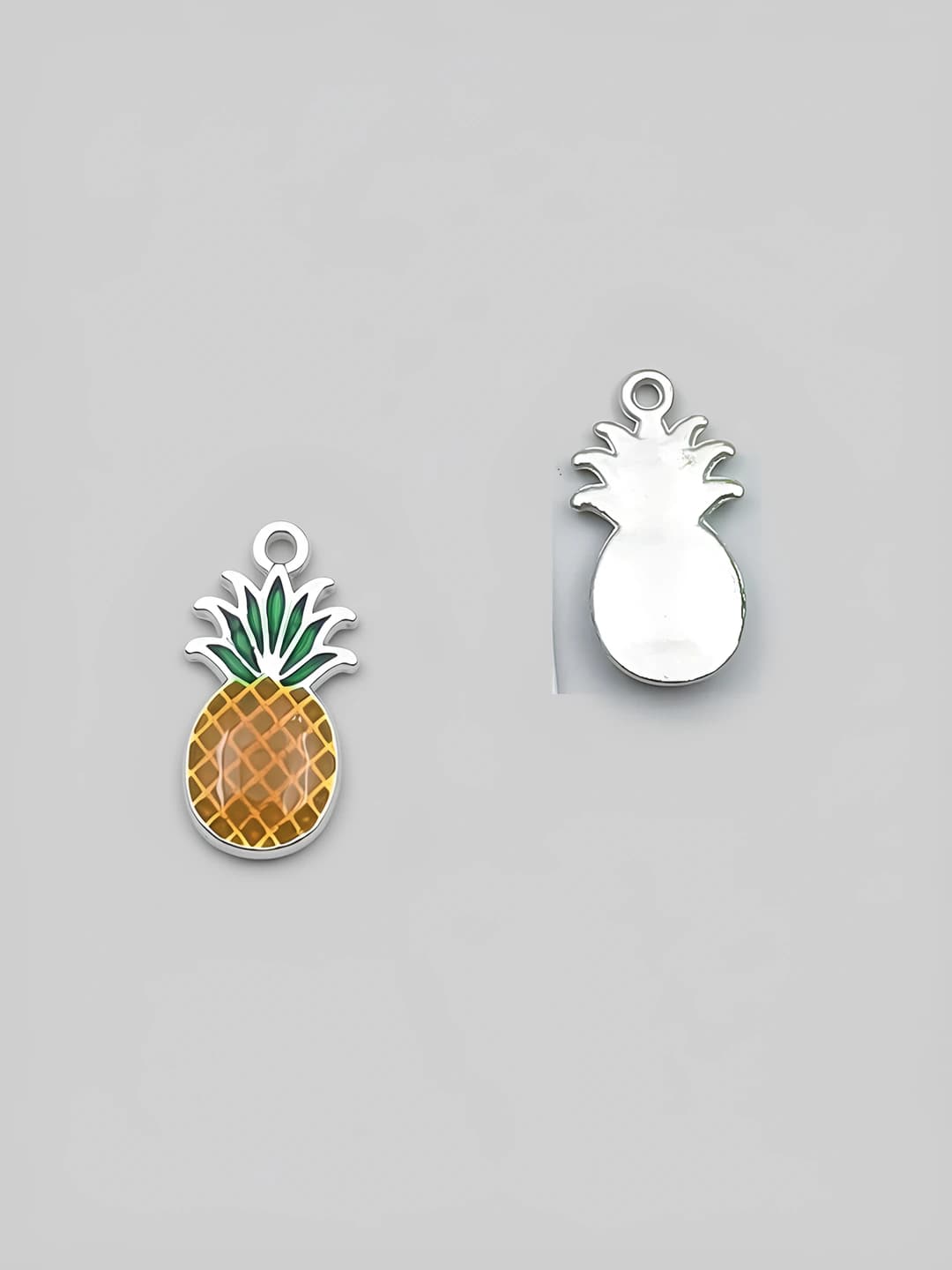 White K yellow pineapple 17x9x2mm-0.75g