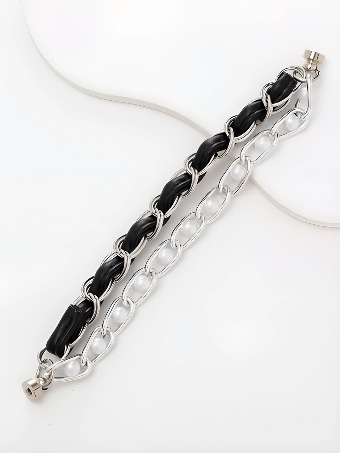 Double chain pearl clip