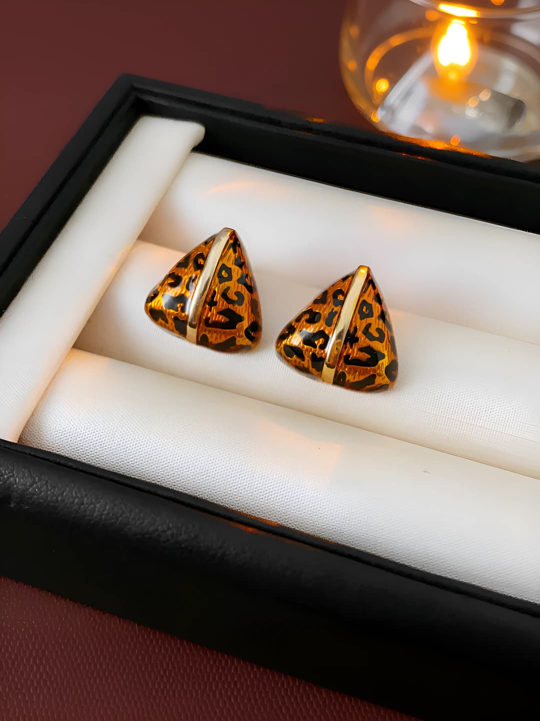 56 Silver - Gold - Triangle
