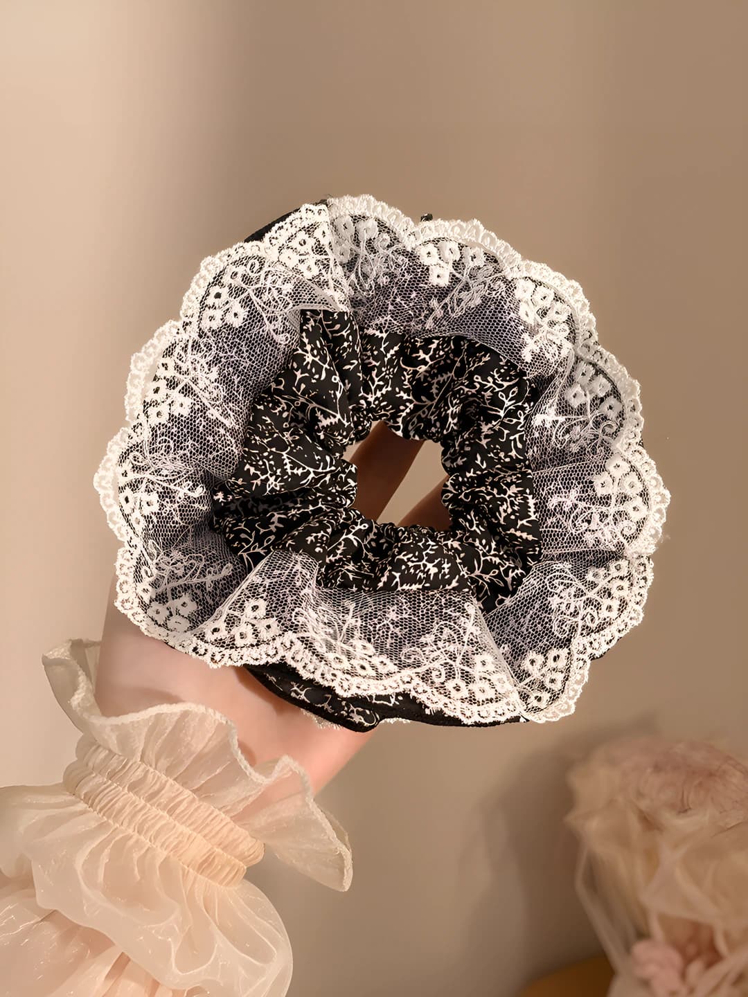 2# Black lace 15 cm