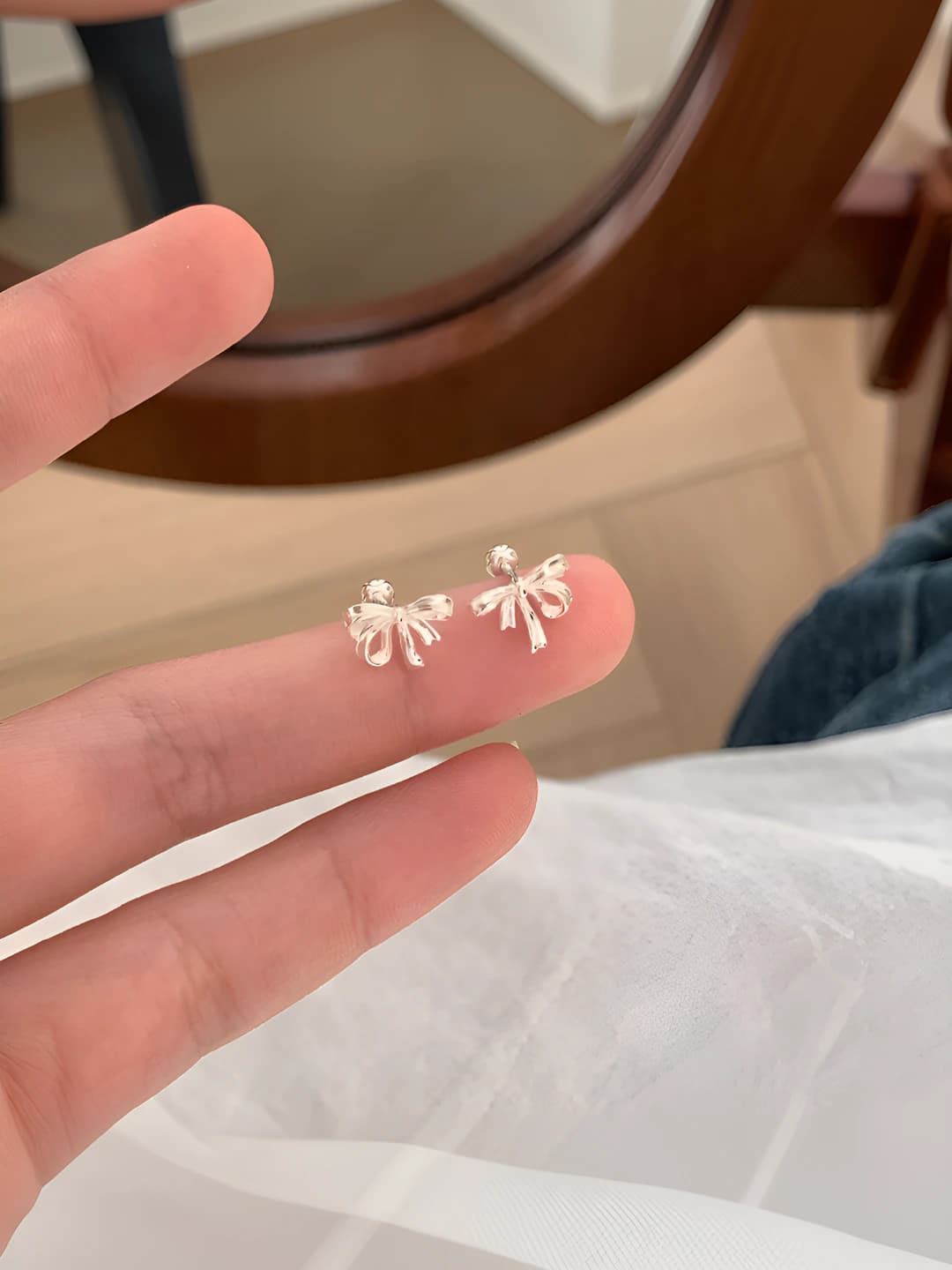 Bow screw twist studs
