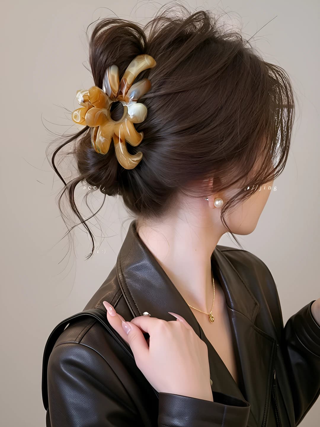 Large claw hair clip for women, floral pattern, handmade, Chanel style hair accessory