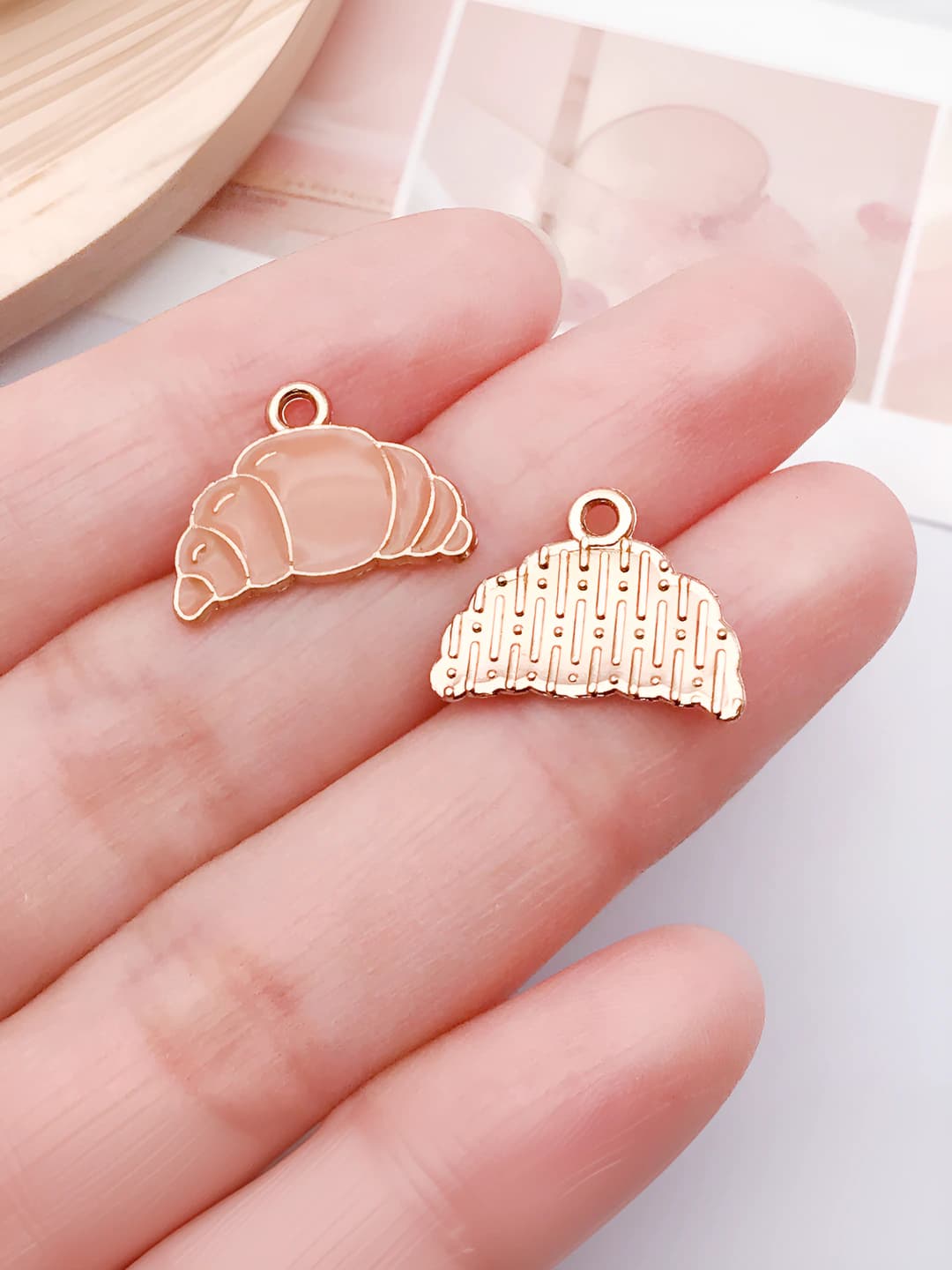 1 pc coffee-brown enamel croissant 13x17x1mm-0.5g-24702