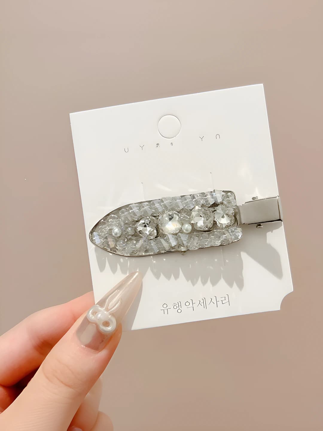White crystal, 6.8 cm
